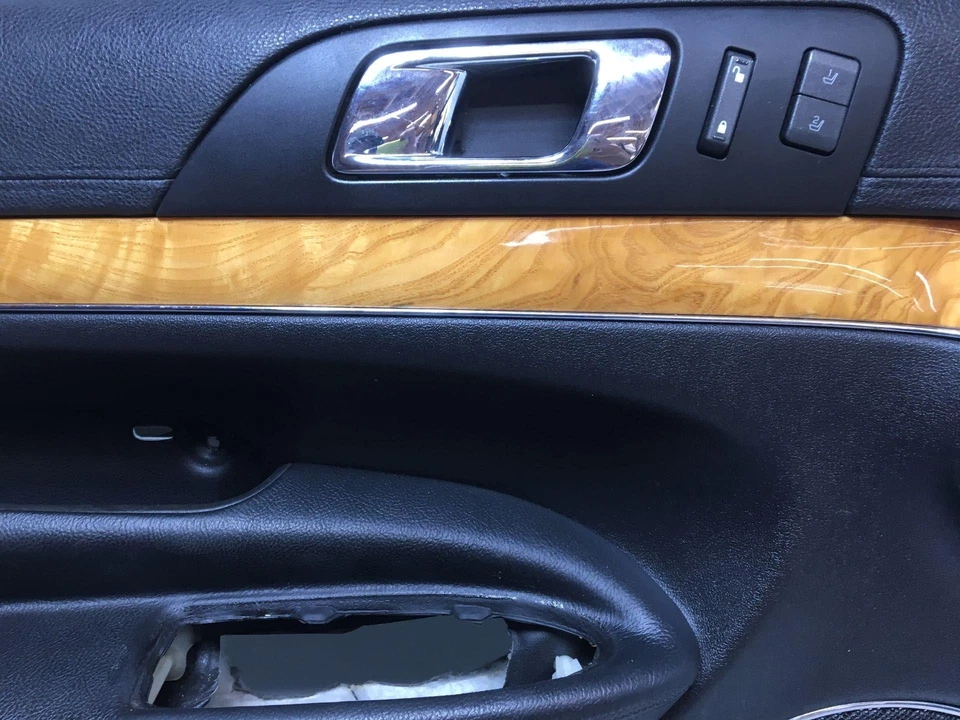 10 LINCOLN MKT Front Door Trim Panel — 第 2/3 张图片