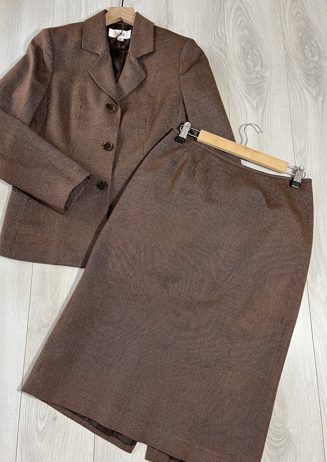 Le Suit Brown Three Button Pocket Jacket & Skirt Suit Set Sz 8
