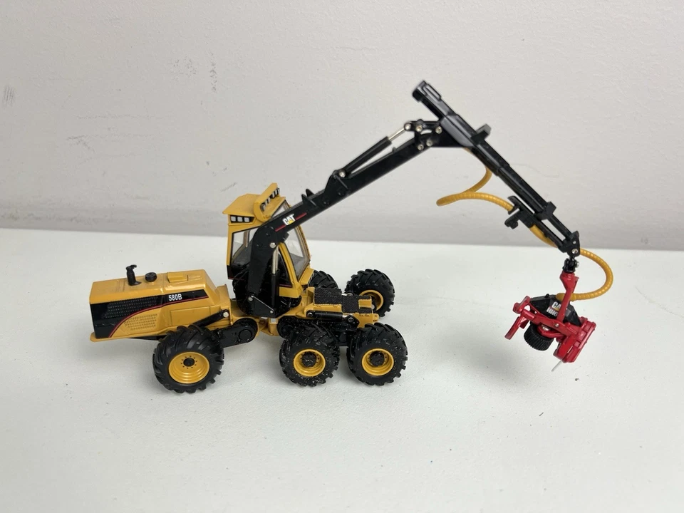 1/50 Norscot Cat 580B Harvester With HH65 Cutting Head Caterpillar No Box - Image 2 of 4