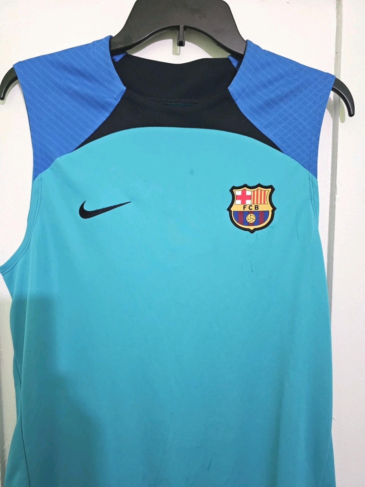 Nike FCB Barcelona Slim Fit Strike Training Sleeveless Jersey NWT DV 3889-360 thumbnail 4