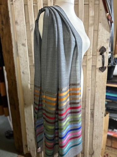 Gris Multi Rayas Fina Lana Ligera y Seda Pashmina Love - Imagen 3 de 3