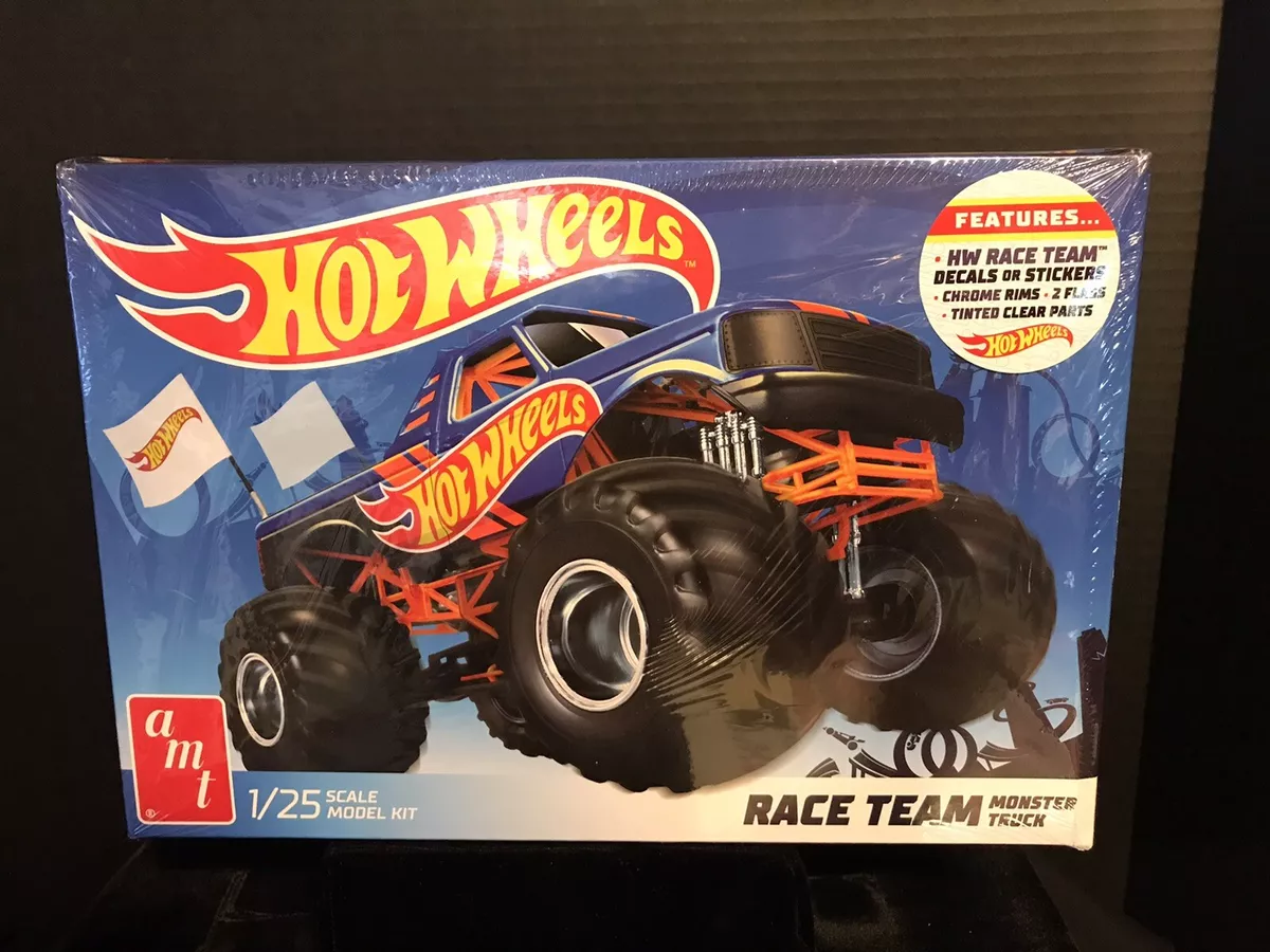 AMT Hot Wheels Race Team Monster Truck 1:25 Scale Plastic Model Car Kit  1256