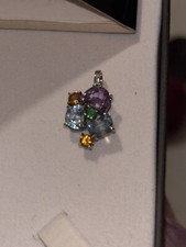 Ciondolo In Oro Bianco 18 K Con Ametista, 2 Topazi Azzurri,2 Zaffiri E Granato