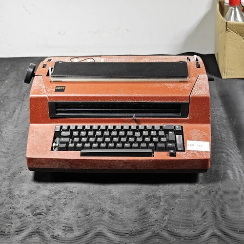IBM 670X Électrique Machine à Écrire - Pas Testé , Enseignes D'Utilisation