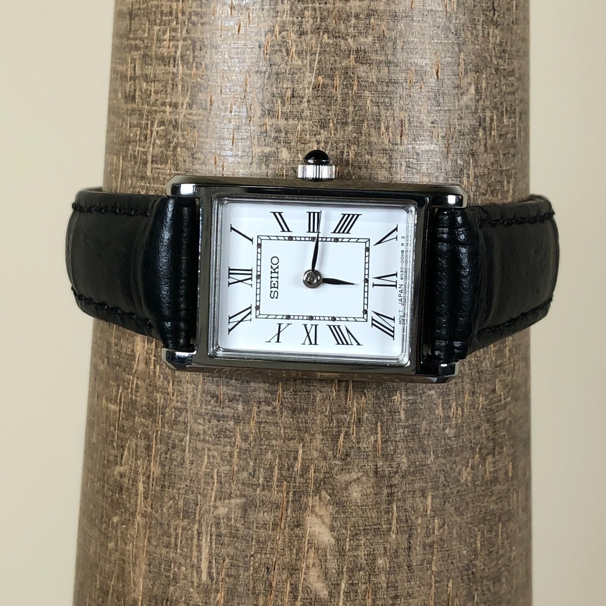 Seiko Women 4N30-00H0 Casual Black Leather Rectangular Quartz