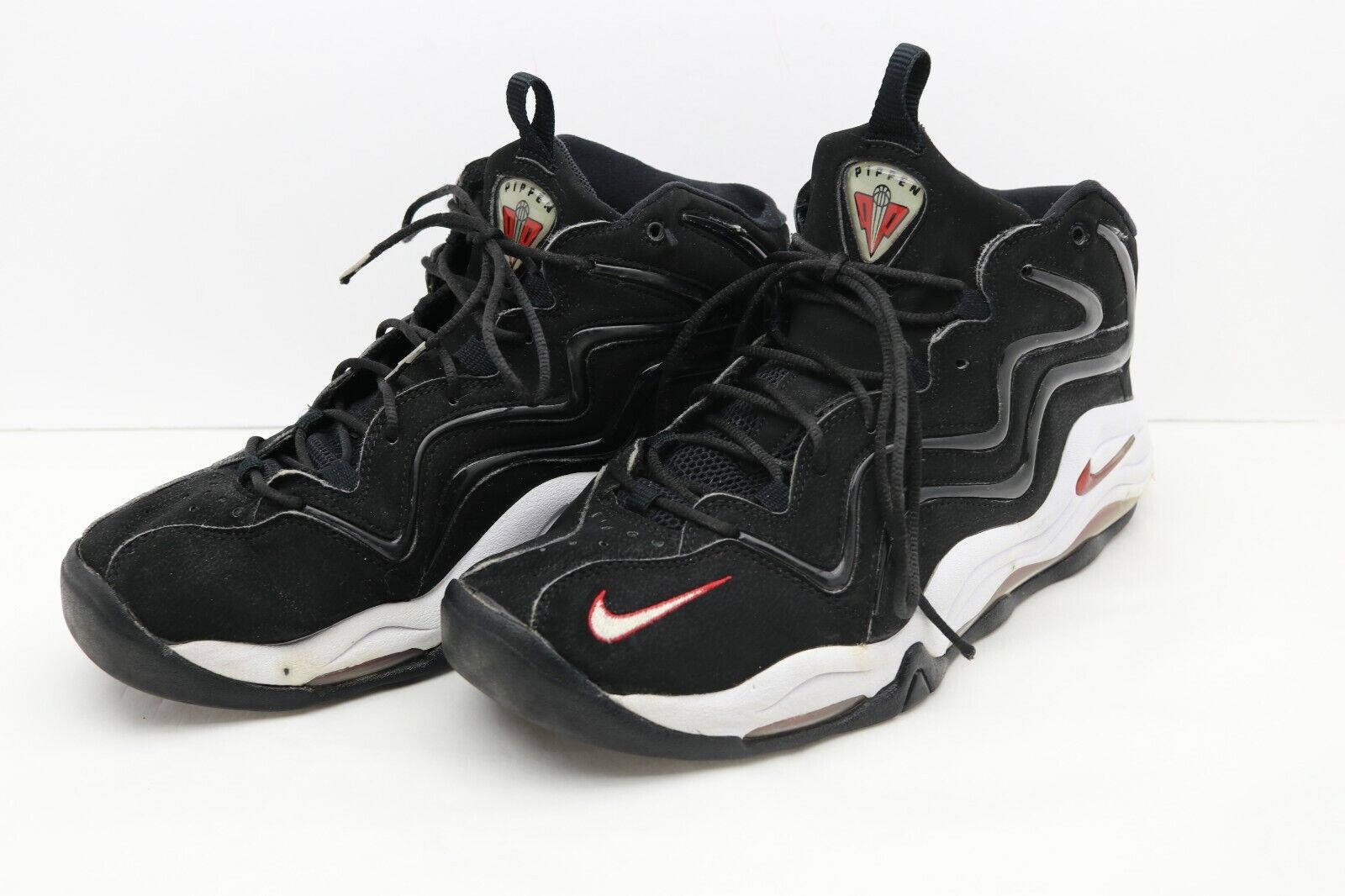 2015 Nike Air Pippen 1 Black & Red 325001-06 Chicago Bulls Size 12