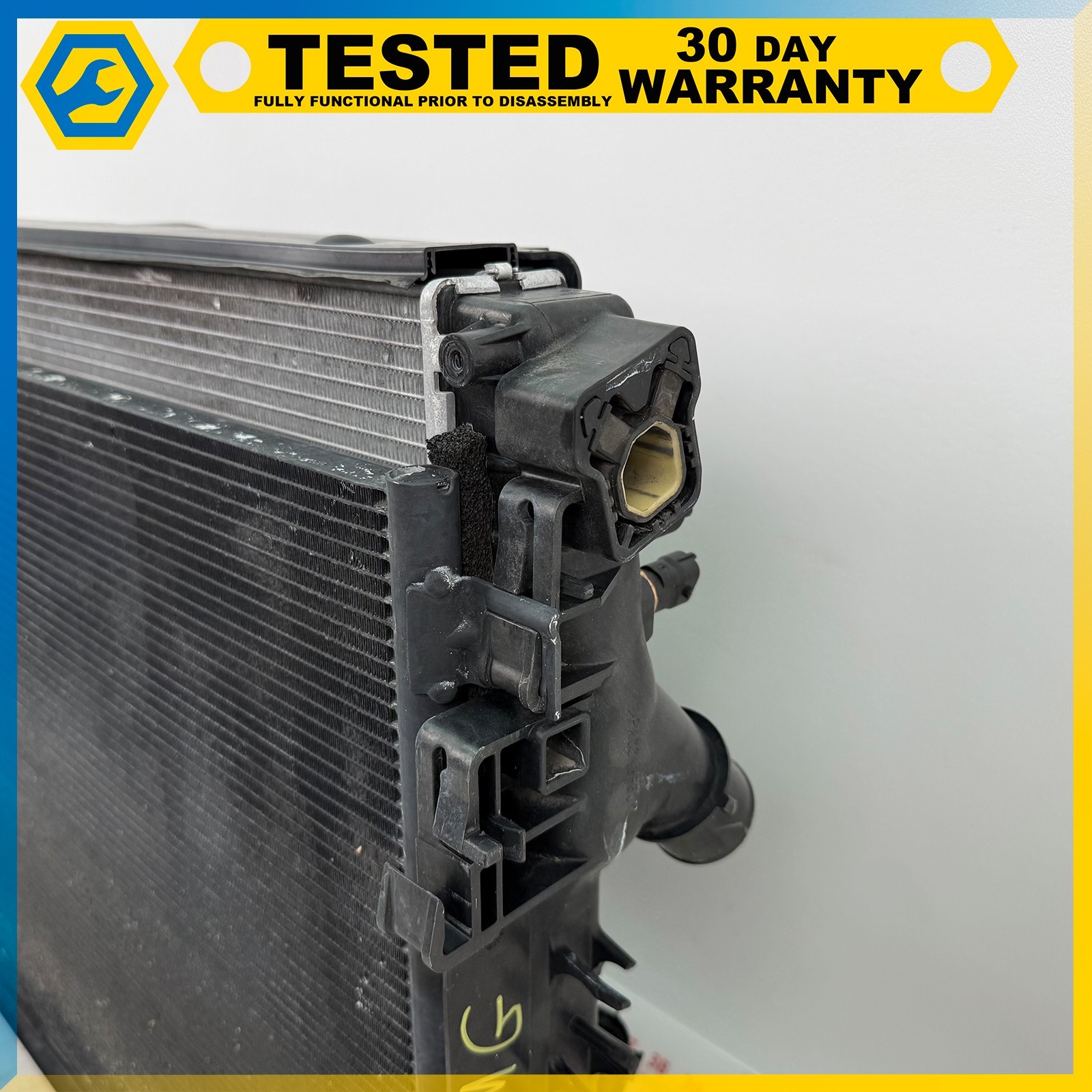 14-24 MASERATI GHIBLI ENGINE COOLING RADIATOR CONDENSER W/ COOLING FAN OEM