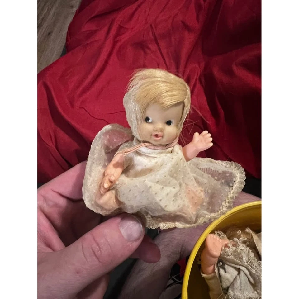 Muñeca de goma de ojo grande de juguete lindo para bebé Hasbro Dolly Darling Doll de colección Foto 2 de 4