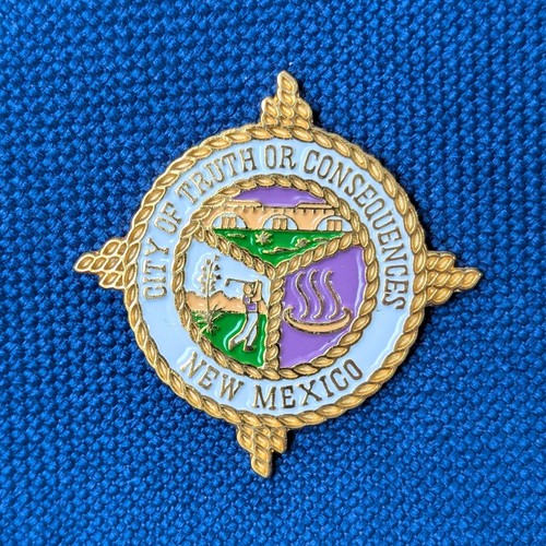 Truth or Consequences Pin New Mexico City Seal Logo Souvenir Pinback Hat Pin
