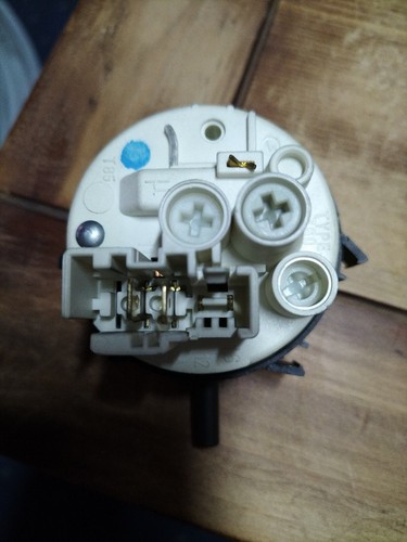 Waschmaschine Ersatzteil - Druckwächter Universal - Daten s.Fotos