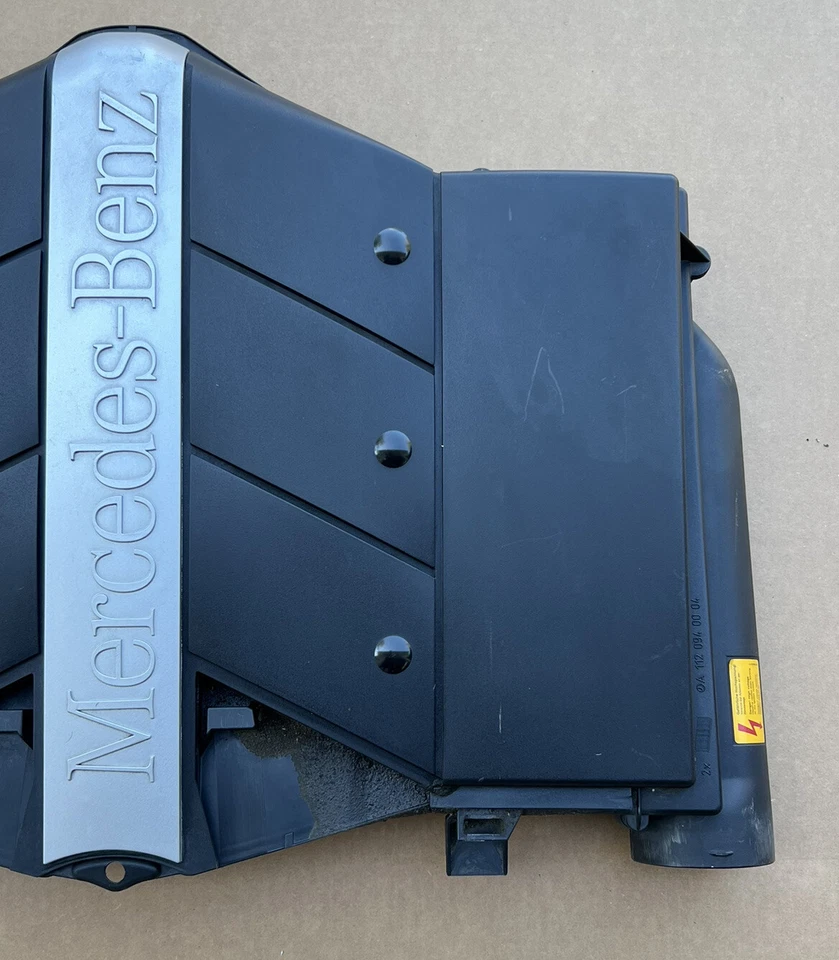 Mercedes-Benz C320 2003-2005 filtro de aire carcasa motor cubierta OEM Foto 3 de 4