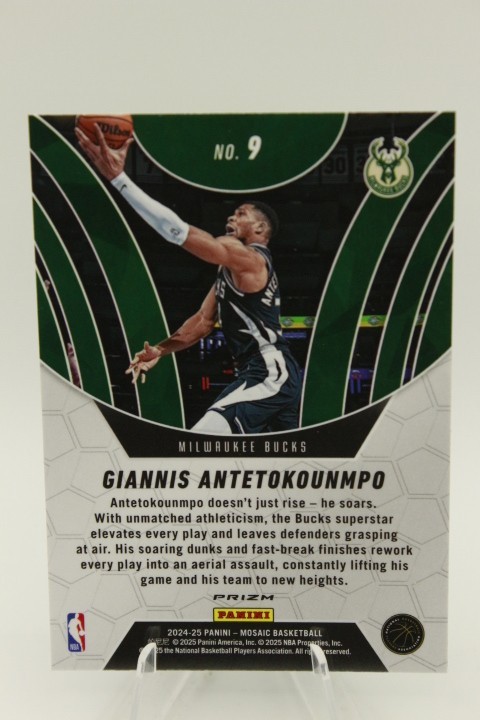 Giannis Antetokounmpo 2024-25 Panini Mosaic NBA ELEVATE GREEN