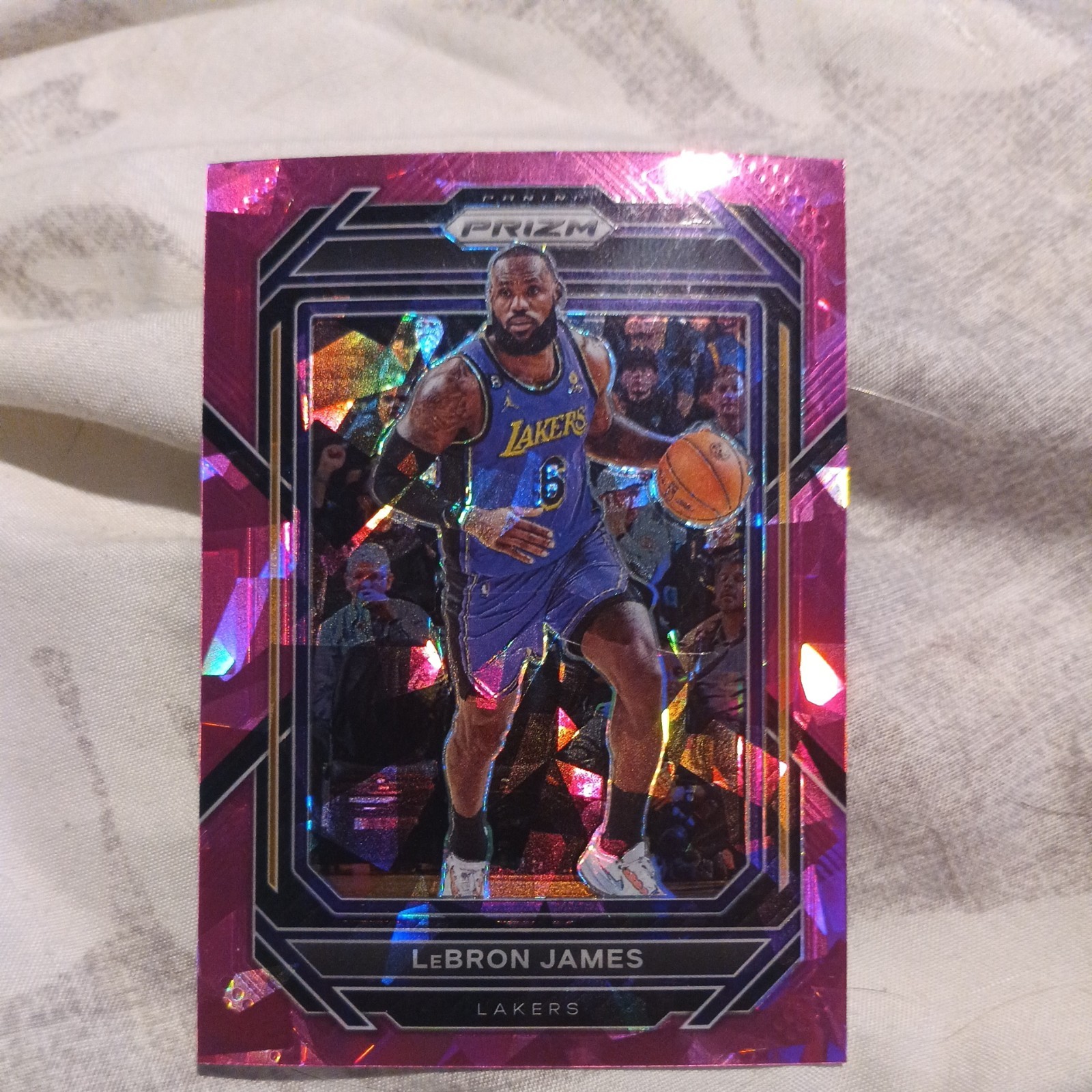 2022-23 Panini Prizm Lebron James #134 Pink Cracked Ice Prizm LA Lakers Nice