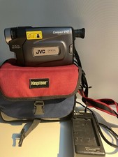 JVC Compact VHS camcorder, GR-AX940 w/ Bag Charger NEEDS battery