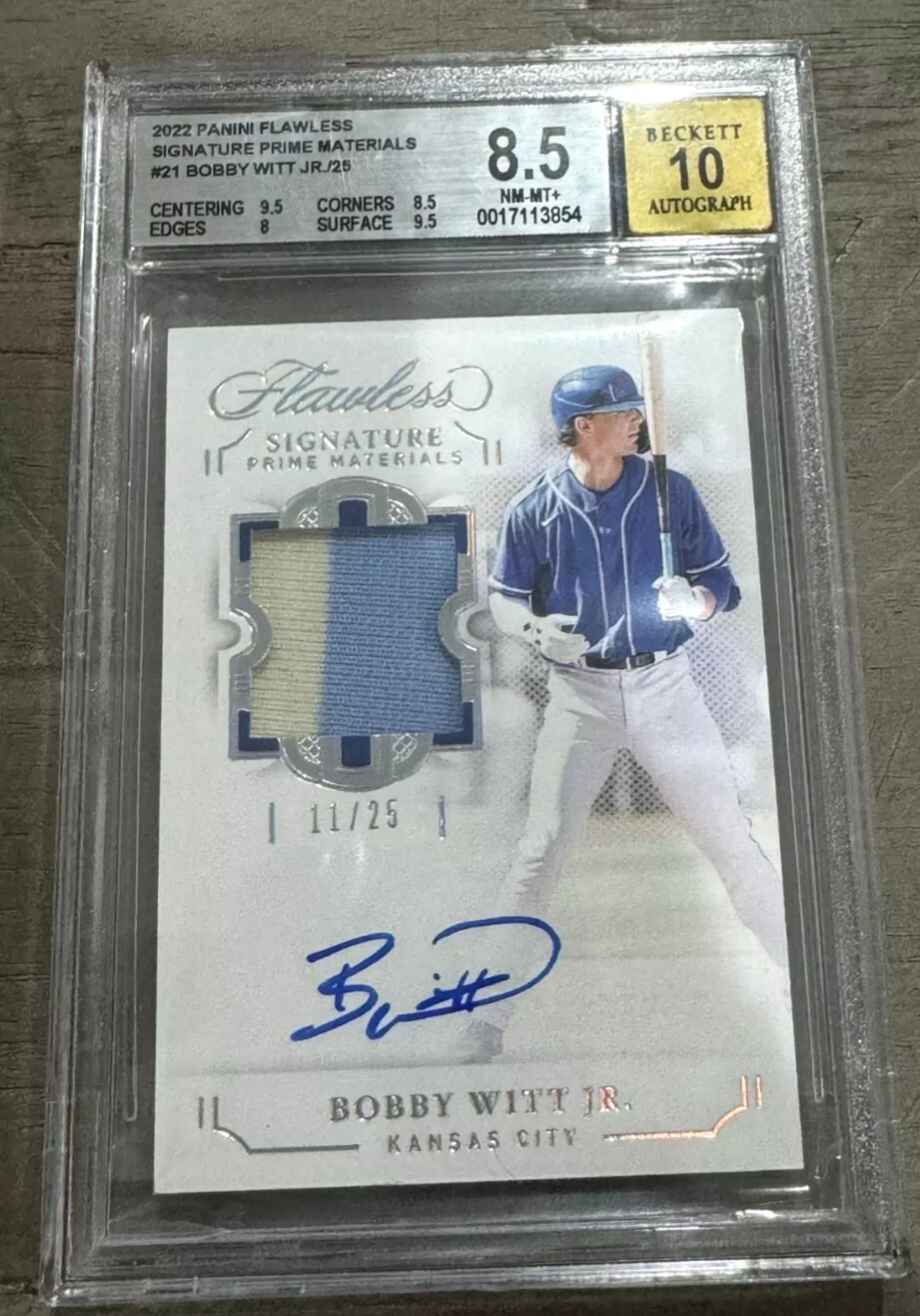 2022 Flawless Bobby Witt Jr.  PATCH AUTO /25 ON CARD AUTO BGS 8.5 AUTO 10 ROYALS