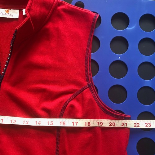 Quacker Factory LARGE Red Sleeveless Zip Front Vest with Rhinestone Zipper - Picture 7 of 8