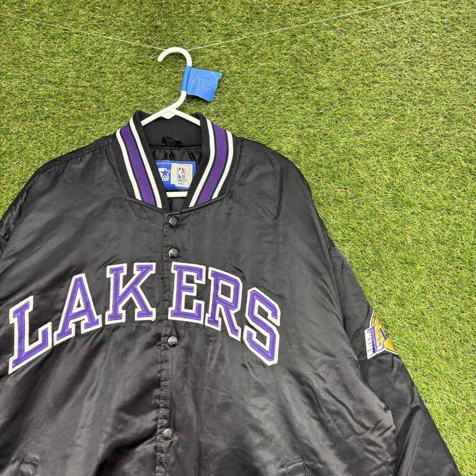Chaqueta de iniciación vintage de Los Angeles Lakers para hombre 2XL XXL negra satinada a presión universitaria Foto 3 de 4