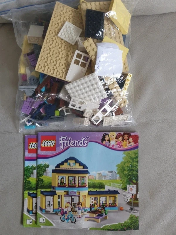 LEGO Friends 41005 Heartlake High, photo 1 sur 2