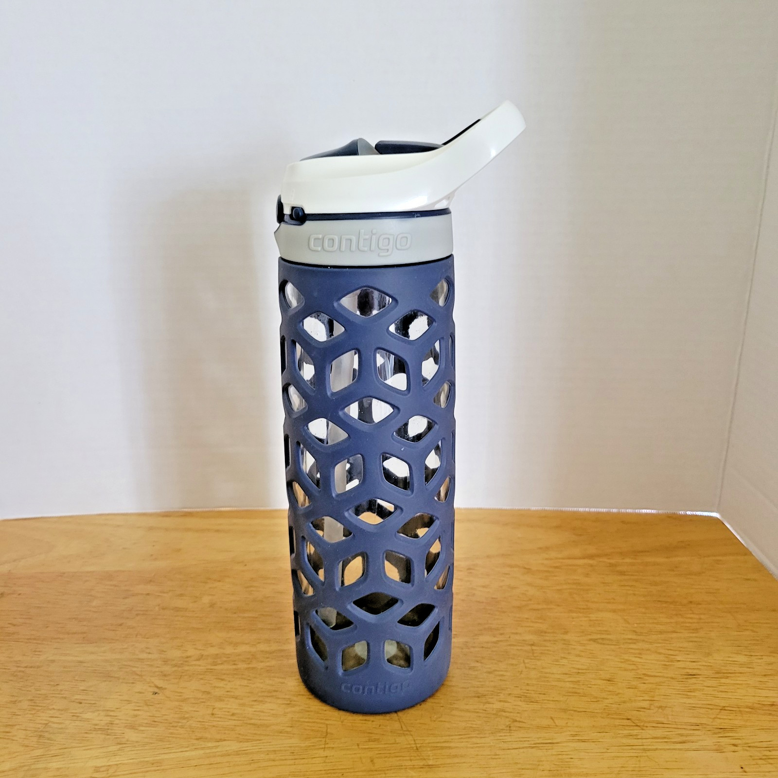 Blue W/ Silicone Sleeve Locking Lid Straw