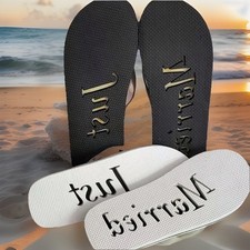JUST MARRIED His  Hers Beach Flip Flops Sz 7-8 M  9-10 Lg Leave a mark in sand
