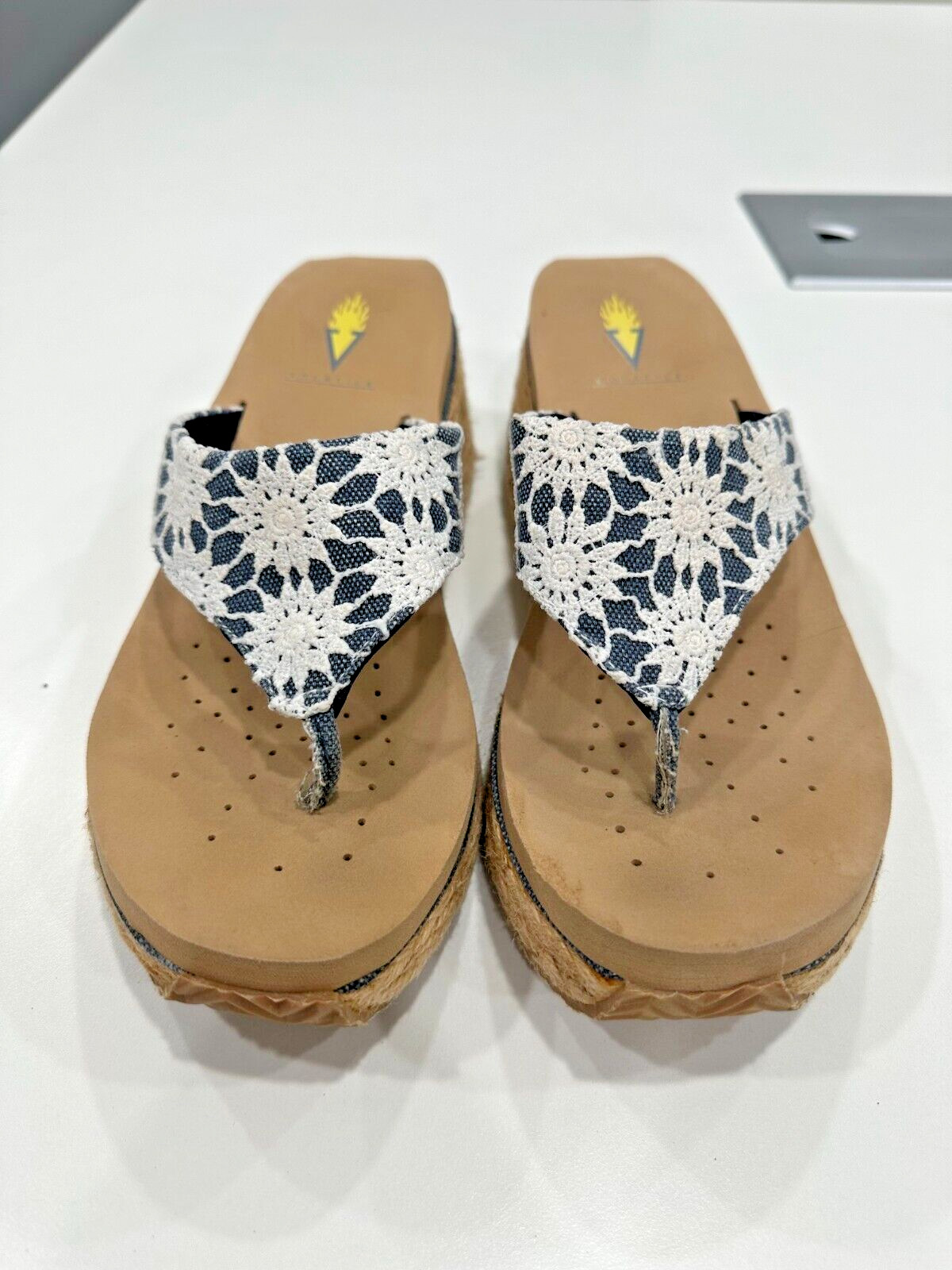 Volatile Wedge Women Flip Flop Sandals Size 9 Floral … Gem