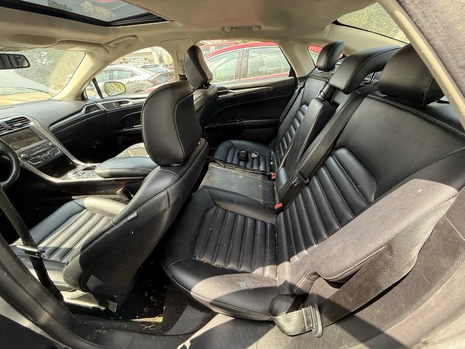 Ford Fusion 2020 asientos delanteros y traseros de cuero Foto 2 de 2