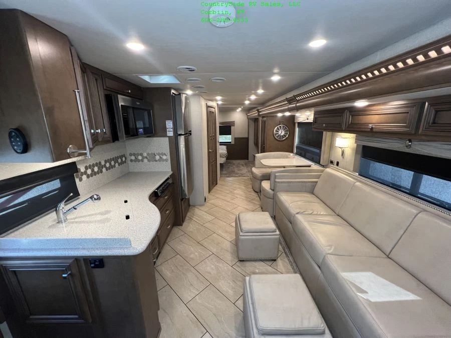 2019 Newmar Bay Star 3124, Motor Home, RV, Camper, Class A, Travel Trailer, Gas - Image 2 of 4