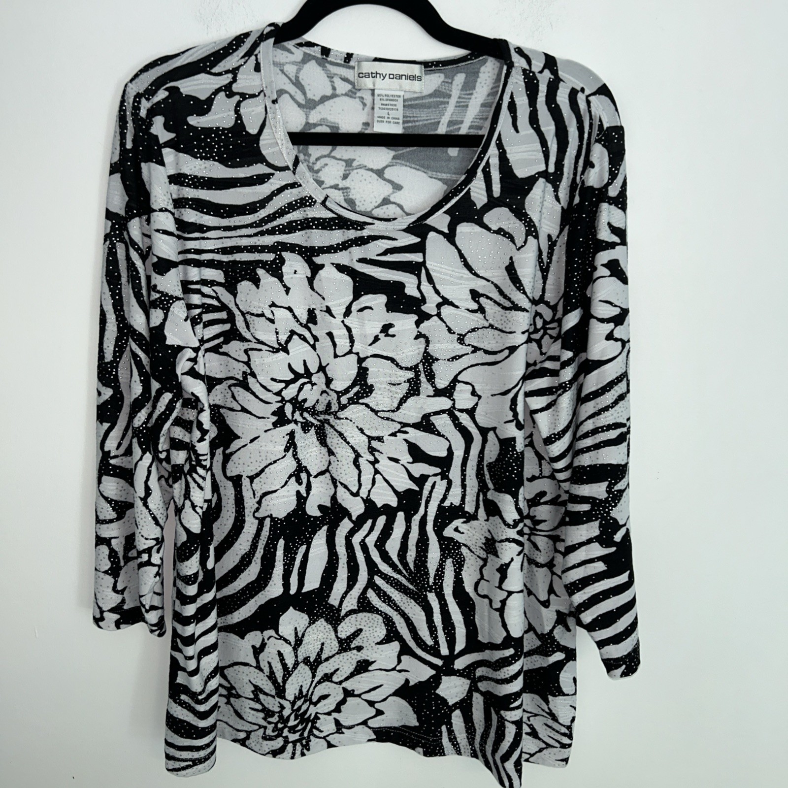 Cathy Daniels Women's L Floral White Black Silver Accents 3/4 Sleeve Top Light