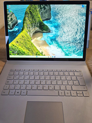 Microsoft Surface Book 3 15 Zoll i7 16GB  RAM 256GB GTX 1660