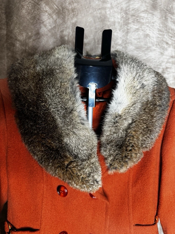 复古 20 世纪 60 年代橙色 Mod 羊毛大衣毛皮领 S/M 双排扣 — 第 3/4 张图片