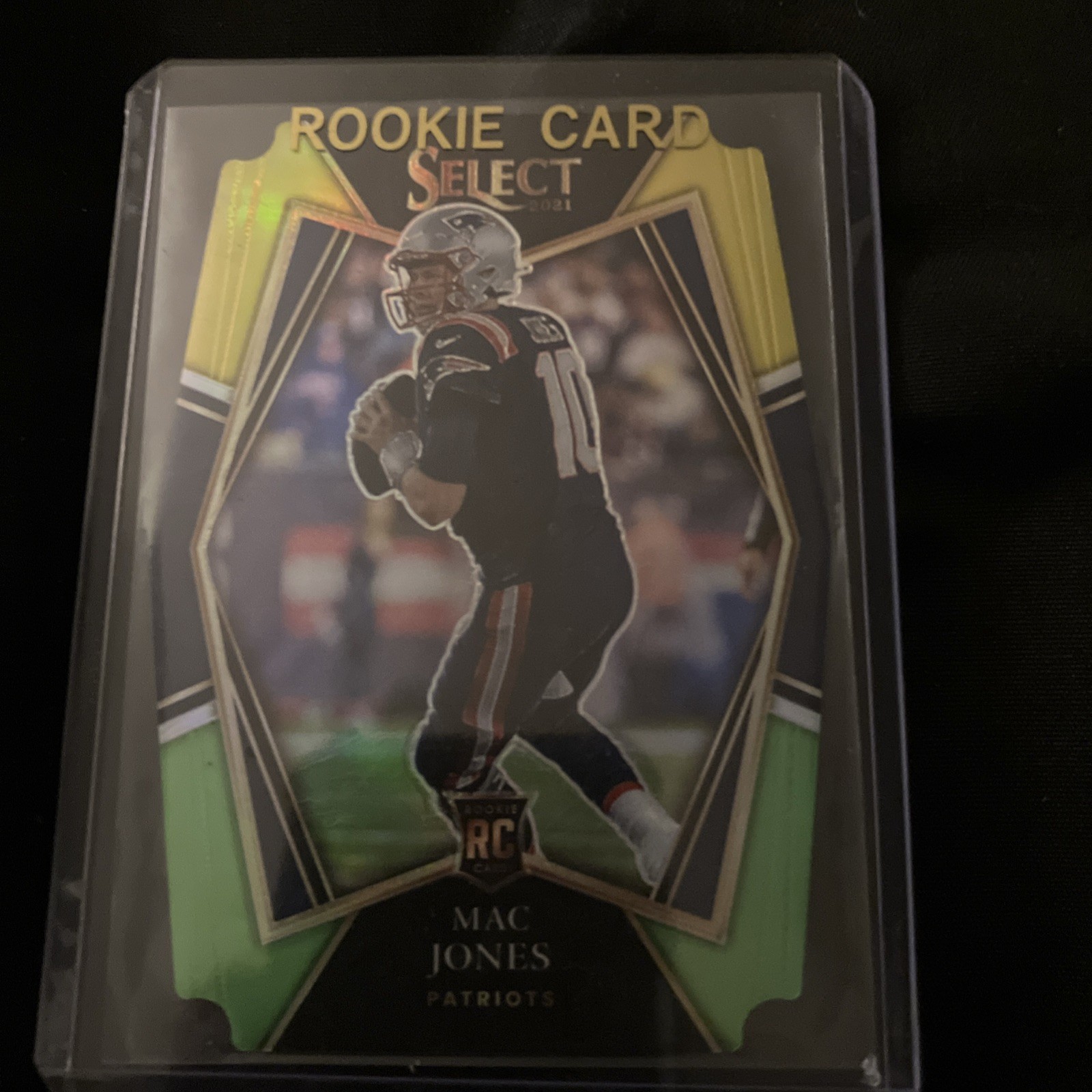 2021 Panini Select Premier Level Mac Jones RC Green & Yellow Prizm Die-Cut #151