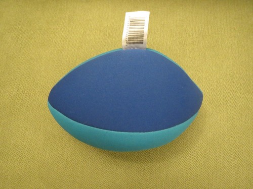 Fútbol de peluche de diseño deportivo, 6,5 x 4 pulgadas, 2,5 onzas, NUEVO sin usar, sin etiquetas - Imagen 5 de 11