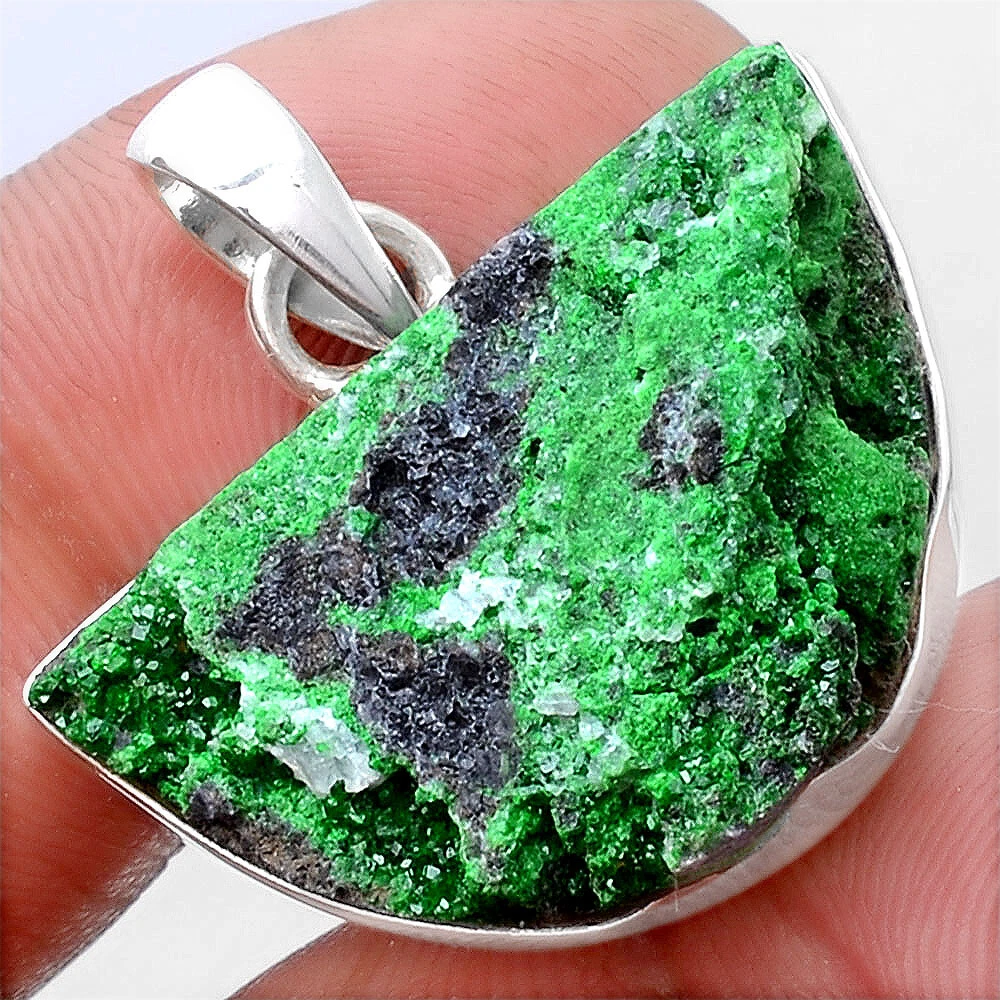 Uvarovite jewelry 2024