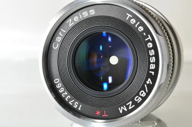 Lente Carl Zeiss Tele-Tessar T 85 mm f/4 ZM plateada para cámara SLR con montura Leica M Foto 3 de 4