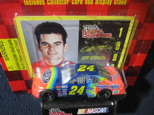 #24 Jeff Gordon NASCAR 1997 1/64th Scale Collector Card / Model - Picture 3 of 3