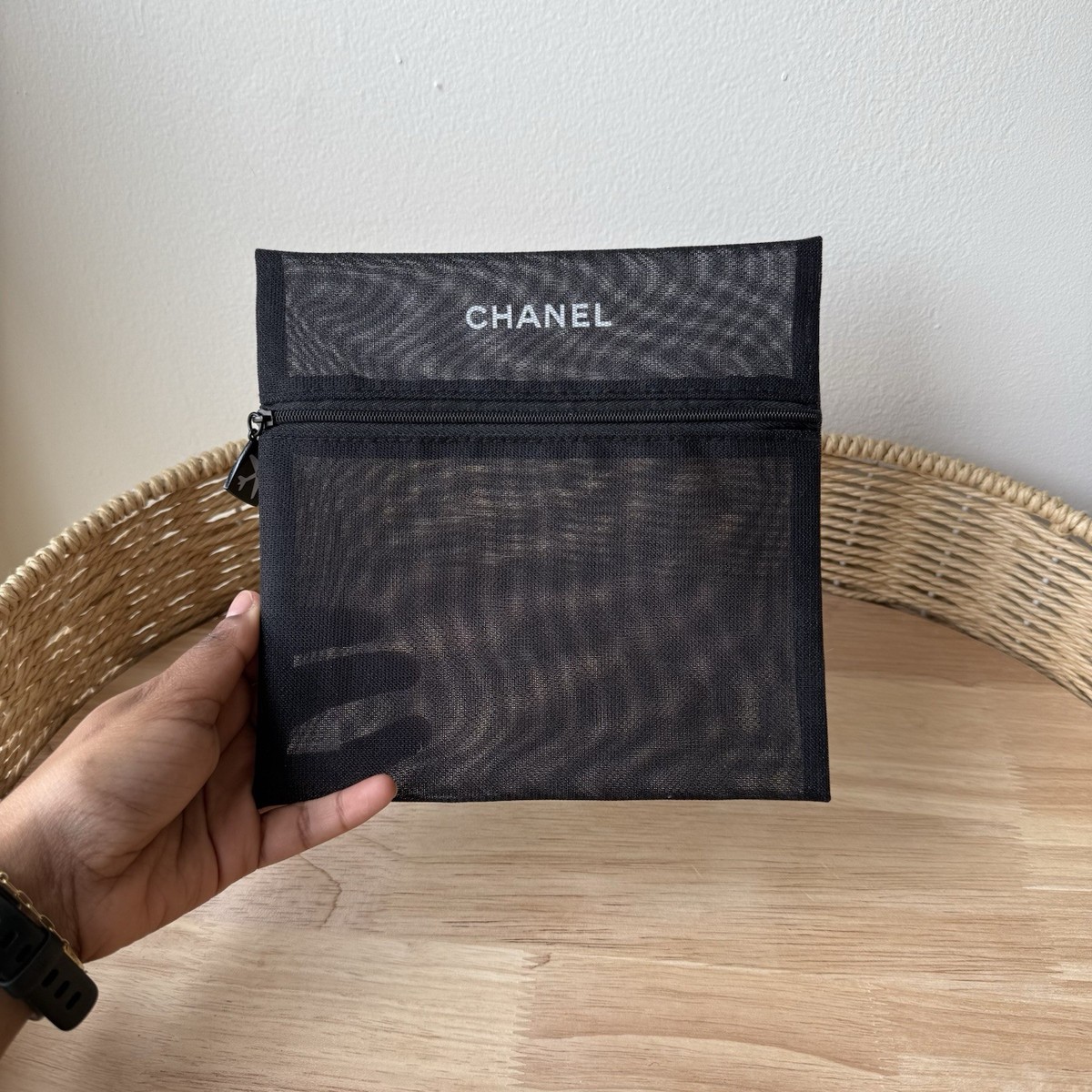 CHANEL MAKEUP コスメポーチ ブラック CHANEL Black Mesh Zipper Makeup Bag Pouch with Zip Closure | eBay