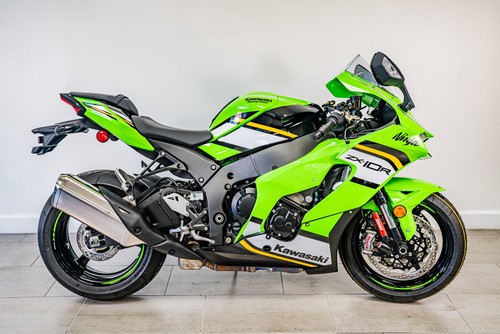 2025 Kawasaki NinjaÂ® ZX?-10R KRT Edition ABS 