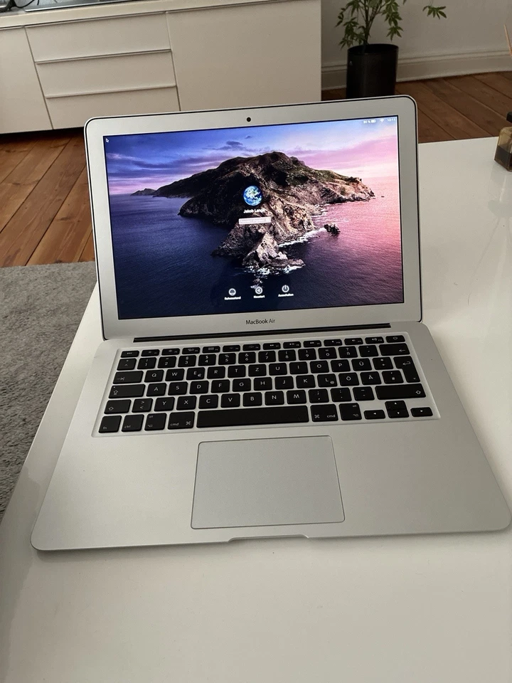 Apple MacBook Air 13 Zoll (128GB SSD, Intel Core i5 2. Gen., 1,70GHz, 4GB RAM) - Bild 2 von 4