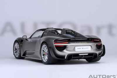 1/18 Porsche 918 Spyder Weissach Pkg Liquid Metal Silver Model By