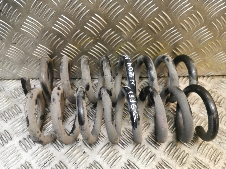 Juego de muelles helicoidales traseros MERCEDES-BENZ C 320 350 CDI 3.0 diésel Foto 2 de 3