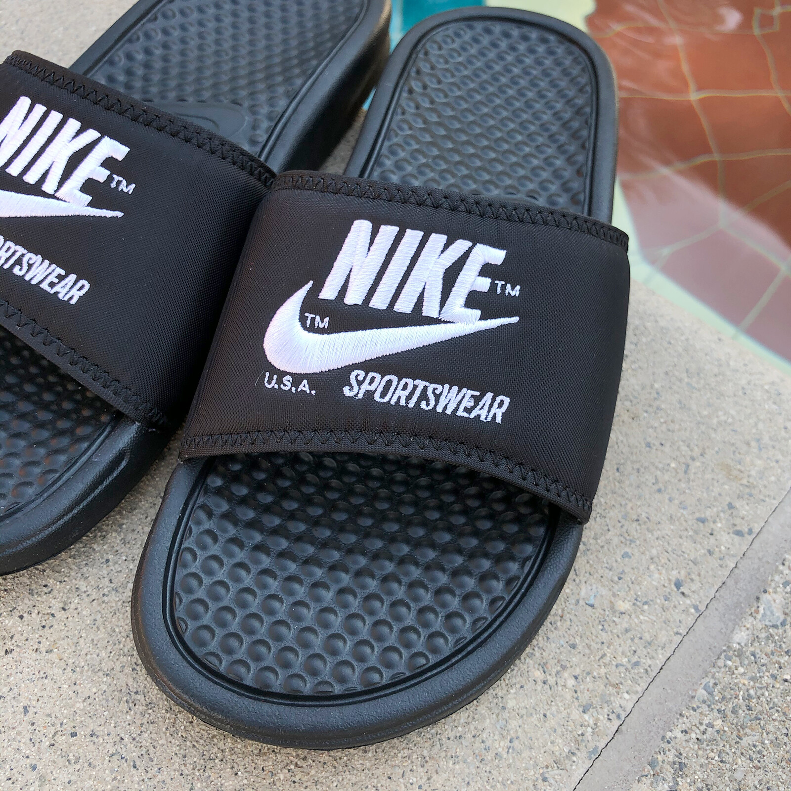 Nike BENASSI JDI Slides Sandals 