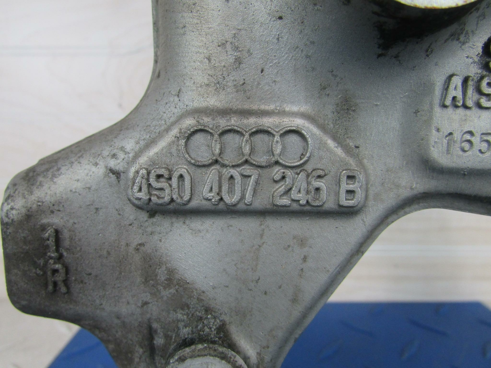 2017 2018 Audi R8 - OEM RH Right Front Steering Knuckle Suspension 4S0 407 246 B