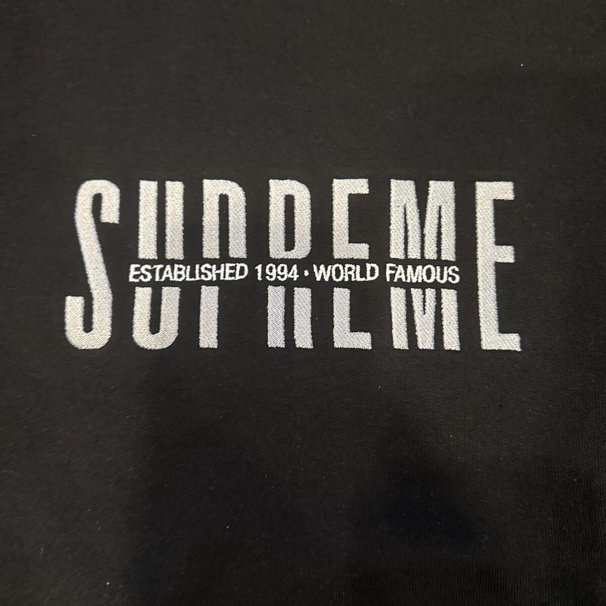 New Supreme World Famous Crewneck Black Extra LARGE FW18 New Supreme World Famous Crewneck Black Extra LARGE FW18