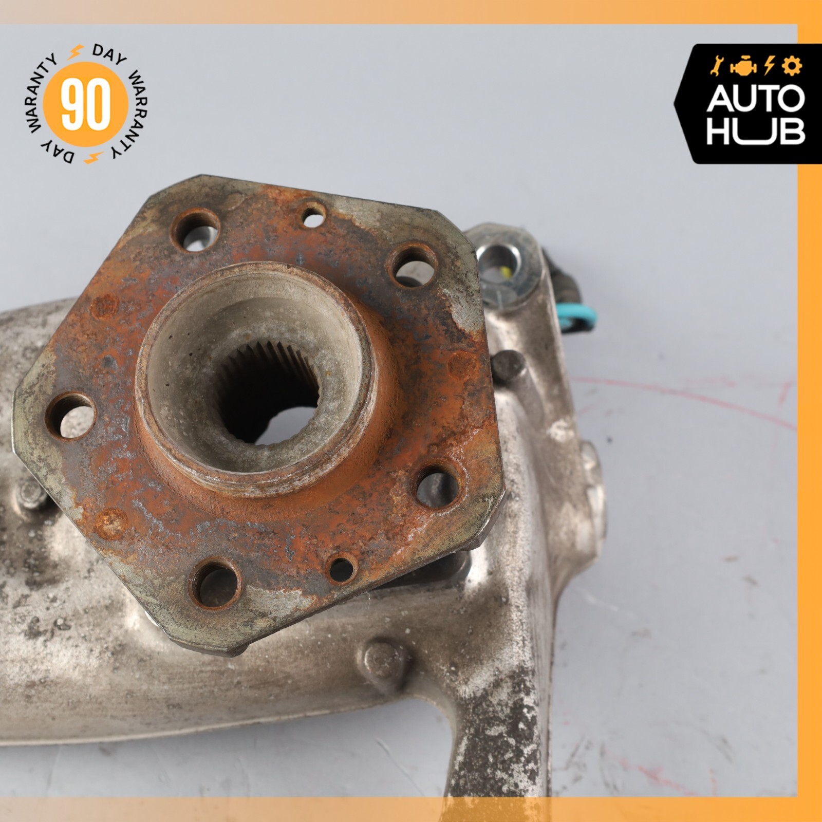 03-10 Maserati Quattroporte M139 Front Right Side Spindle Knuckle Hub OEM