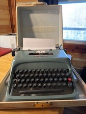 Vintage Olivetti Underwood Studio 44 With Case - 1960s - Works Needs Maintenance thumbnail