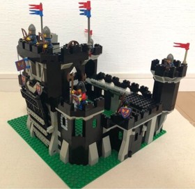 Lego 6085 Black Monarch&rsquo;s Castle SET 16x32 Used From Japan