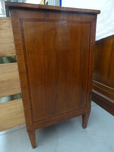 Cassettone Luigi XVI lastronato in noce intarsiato seconda metà 1700 Piemonte - Foto 14 di 18