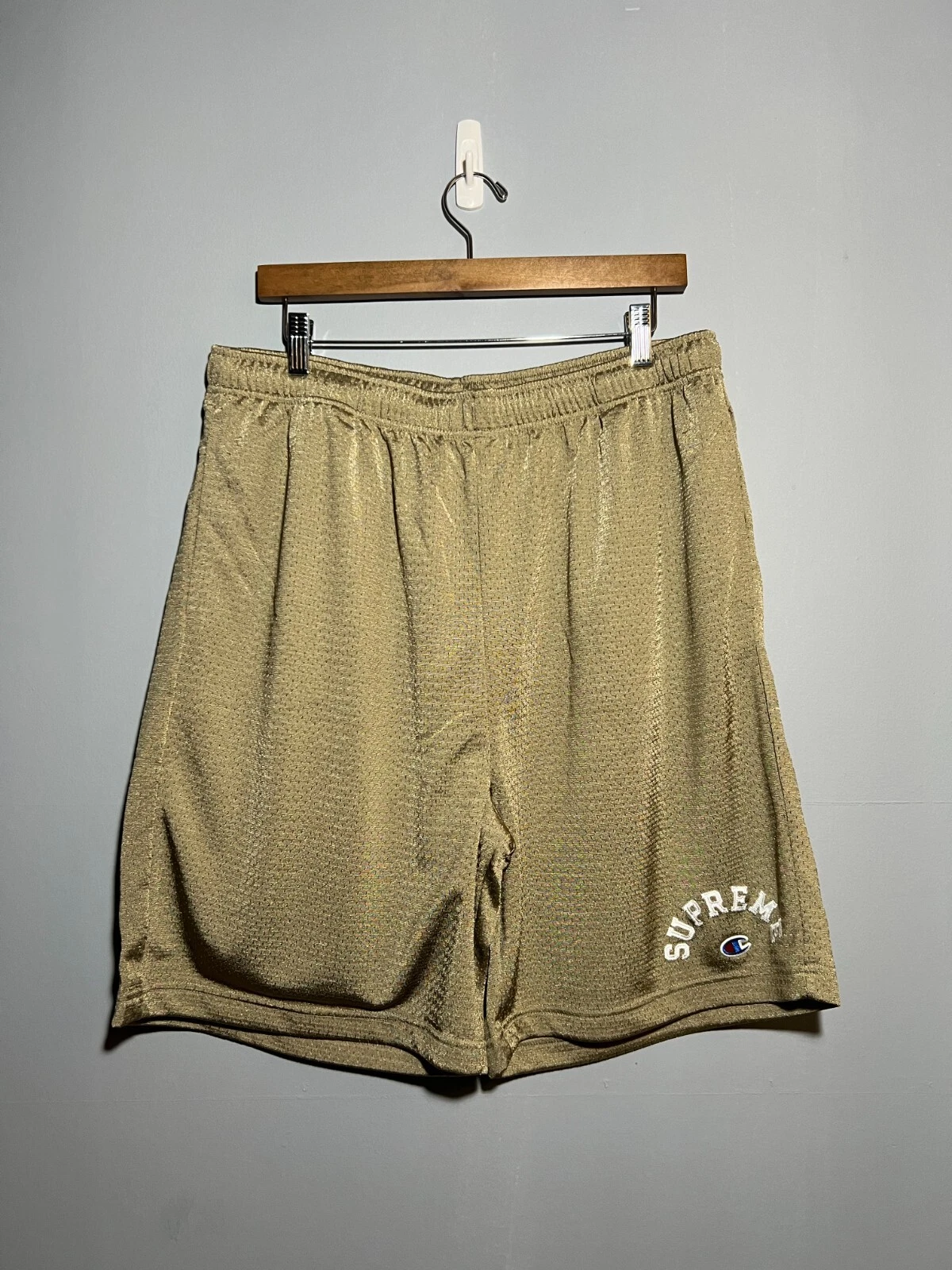 Short en maille Supreme Champion doré