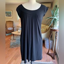 Perfect pocketed black dress!