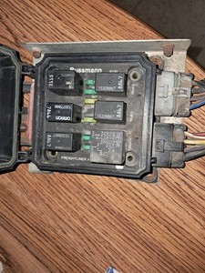 freightliner m2 cigarette lighter fuse location Abbreviation Of Mack Truck fuse box m2 fuse box 2017 kenworth t680 fuse box We collect a lot of pictures about Abbreviation Of Cigarette Lighter Fuse Freightliner M2 Fuse Box Guide: